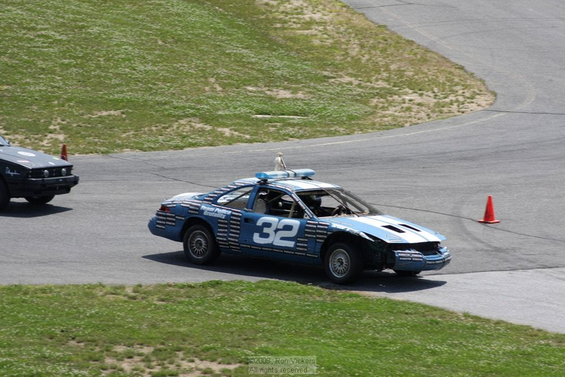 Illustration for article titled The 24 Hours Of LeMons New England 2009 Über Gallery, Part 2